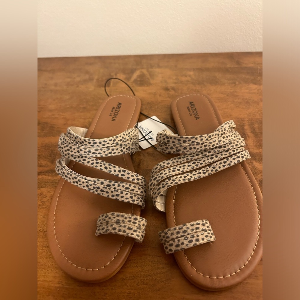 Arizona Jean Company Brown and White Sandals Size 9M